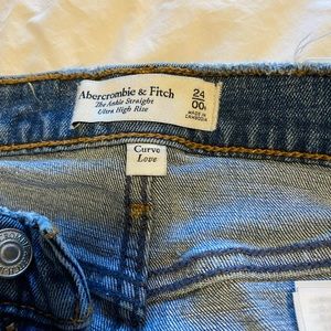 Abercrombie high rise curve love ankle straight jeans
